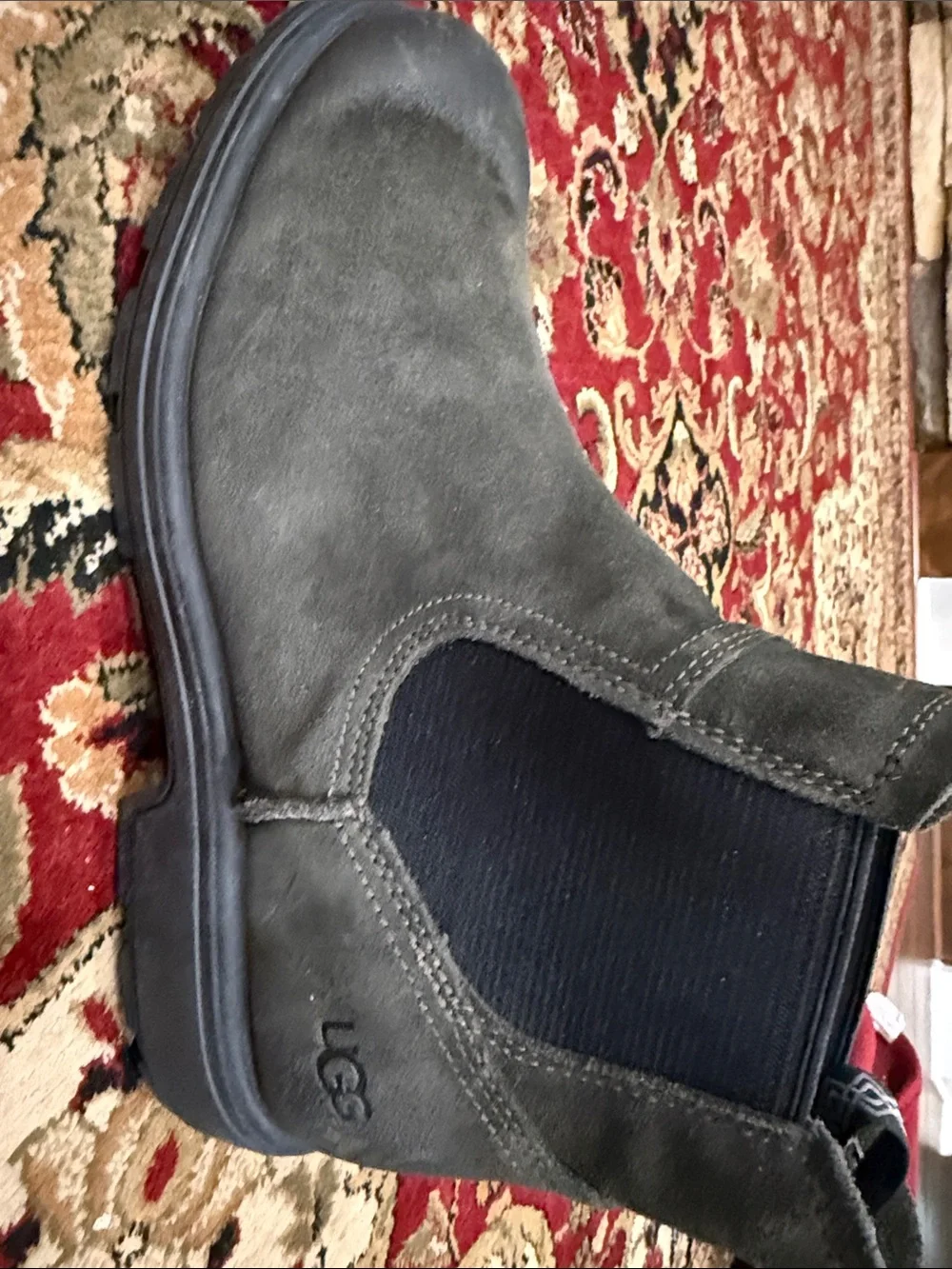 UGG Men’s  Chelsea Suede Ankle Boots in Olive Green
